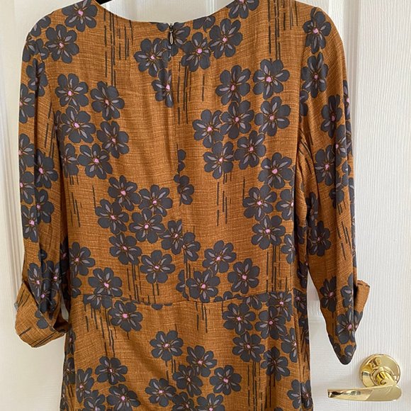 White Stuff - blouse with flowers details - like new - never worn - Picture 2 of 11